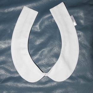 Alice and Olivia Attachable Collar in